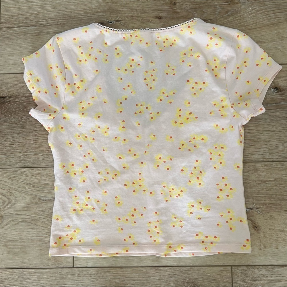 Abound peach colored V neck crop top yellow & orange flower print cap sleeves S. - Picture 10 of 13